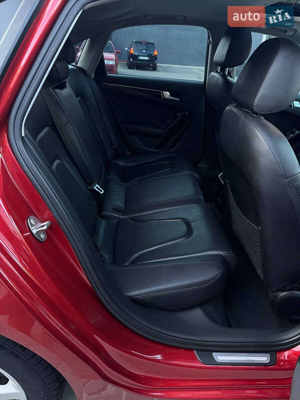 Седан Audi A4 2013 в Києві