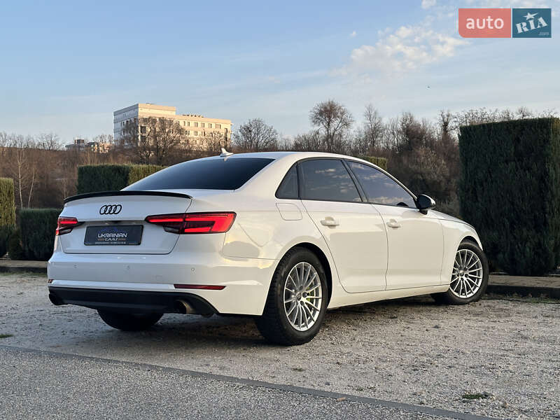 Седан Audi A4 2016 в Дніпрі