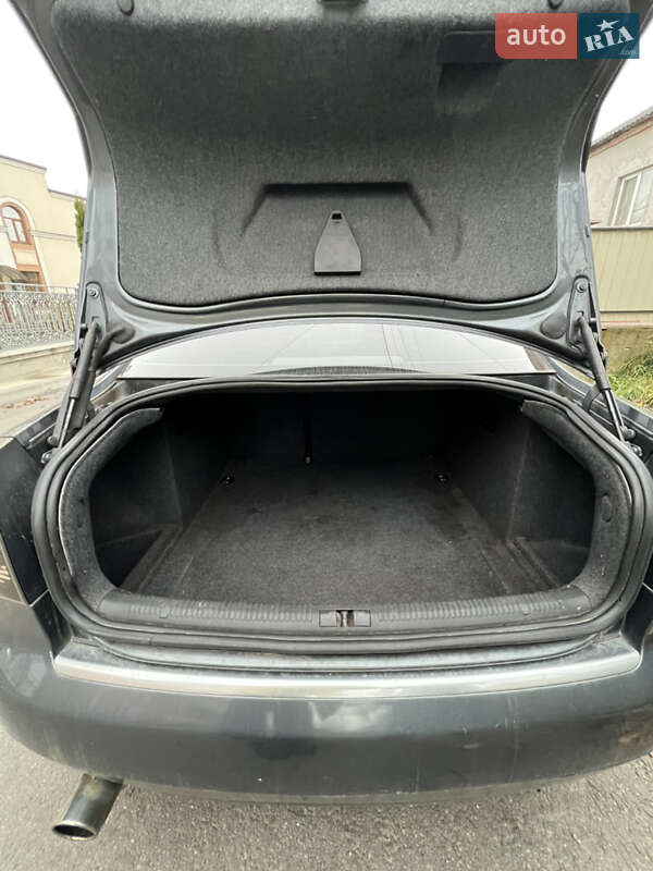 Седан Audi A4 2001 в Тернополі