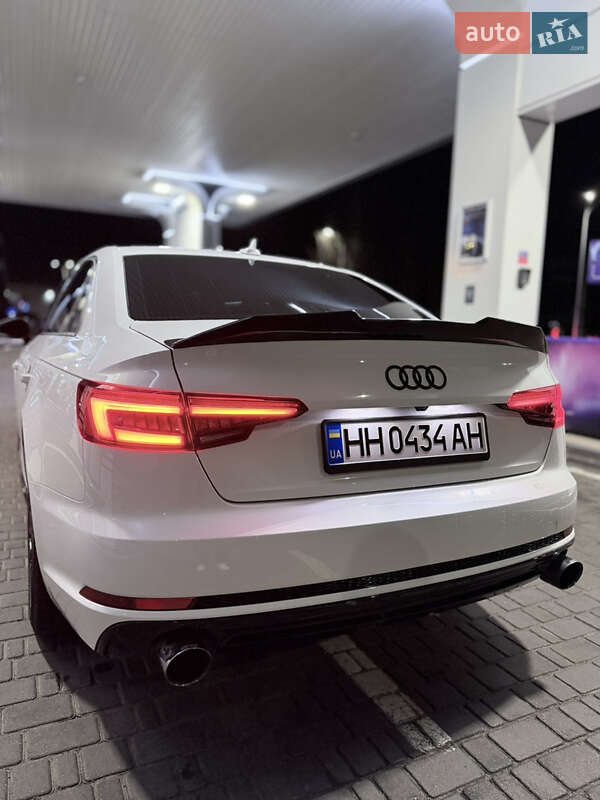 Седан Audi A4 2016 в Одессе