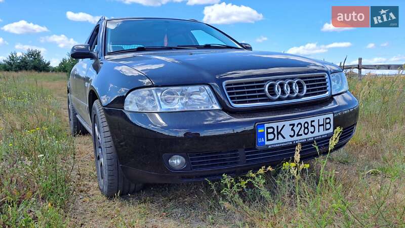 Універсал Audi A4 2000 в Вараші