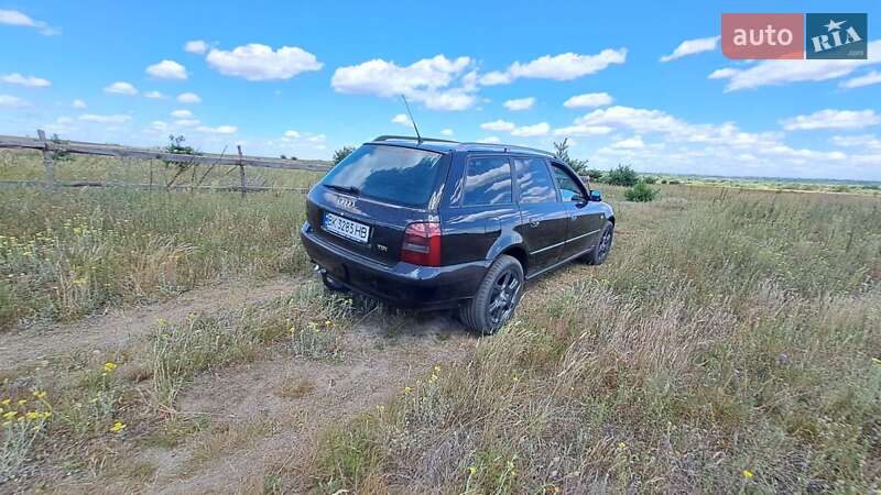 Універсал Audi A4 2000 в Вараші
