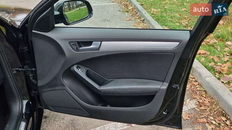 Седан Audi A4 2014 в Києві