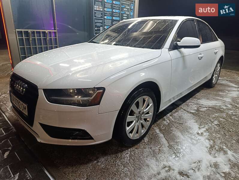 Седан Audi A4 2013 в Києві