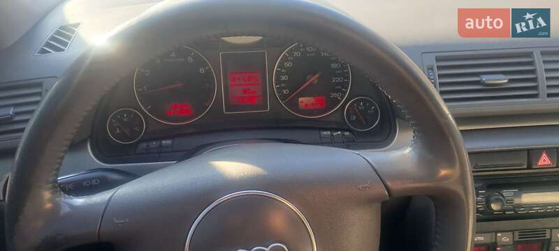 Седан Audi A4 2001 в Нововолынске