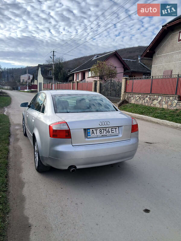 Седан Audi A4 2003 в Тлумачі