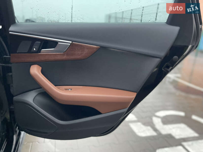 Седан Audi A4 2020 в Києві