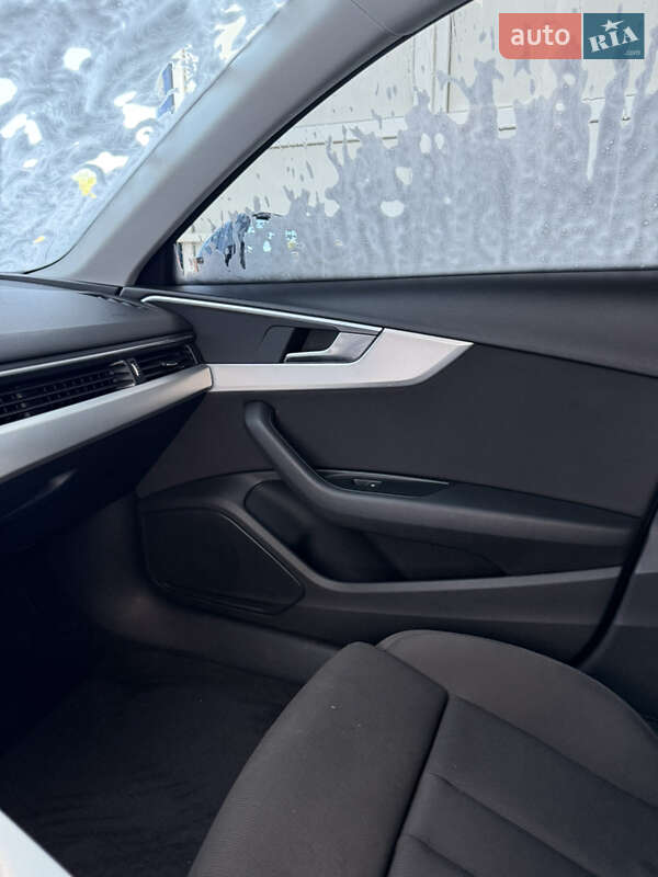 Универсал Audi A4 2016 в Одессе