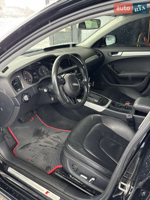 Седан Audi A4 2014 в Львове