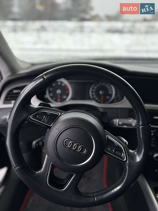 Седан Audi A4 2014 в Львове