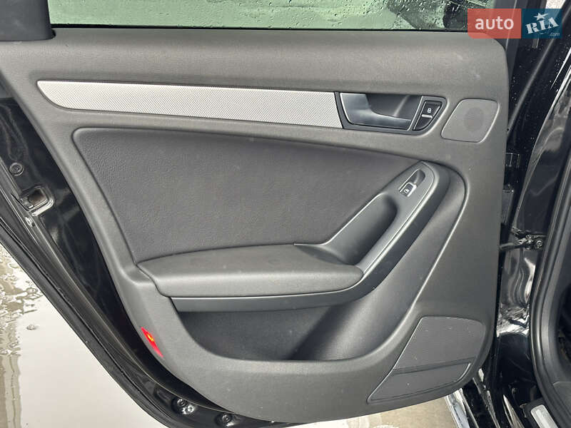 Седан Audi A4 2014 в Львове