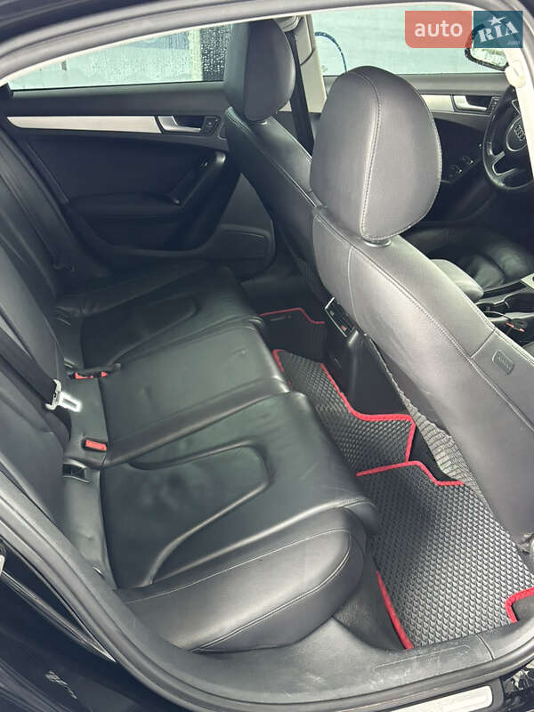 Седан Audi A4 2014 в Львове