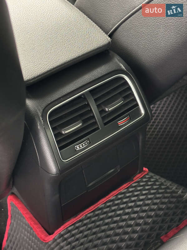 Седан Audi A4 2014 в Львове