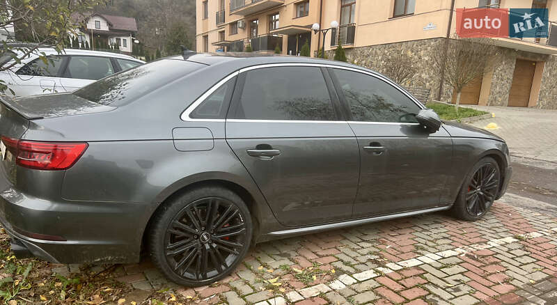 Седан Audi A4 2017 в Ужгороде