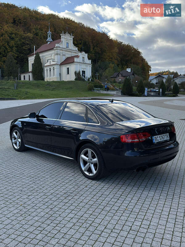 Седан Audi A4 2012 в Львове