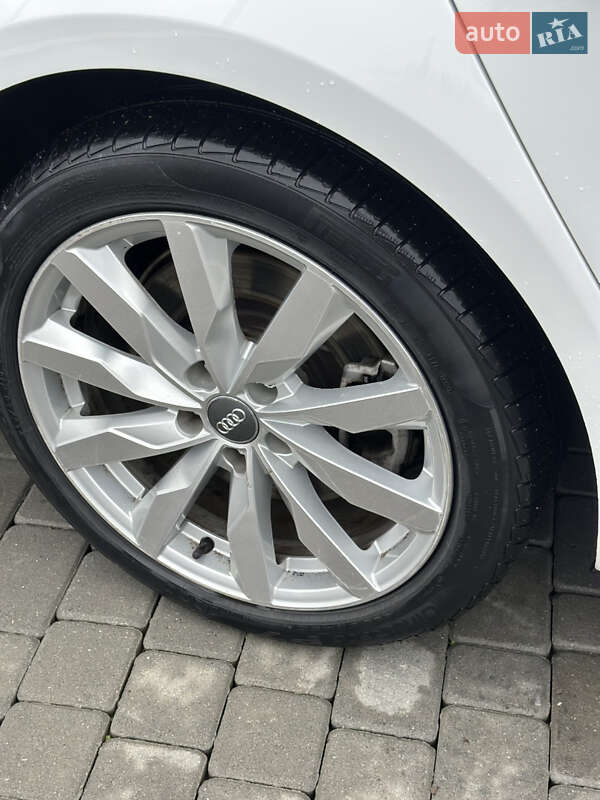 Седан Audi A4 2019 в Вінниці