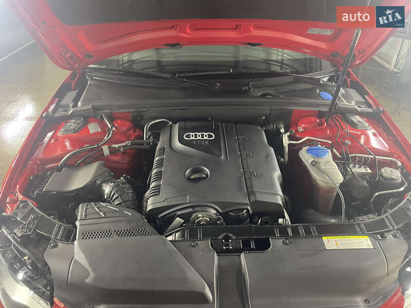 Седан Audi A4 2011 в Новояворівську