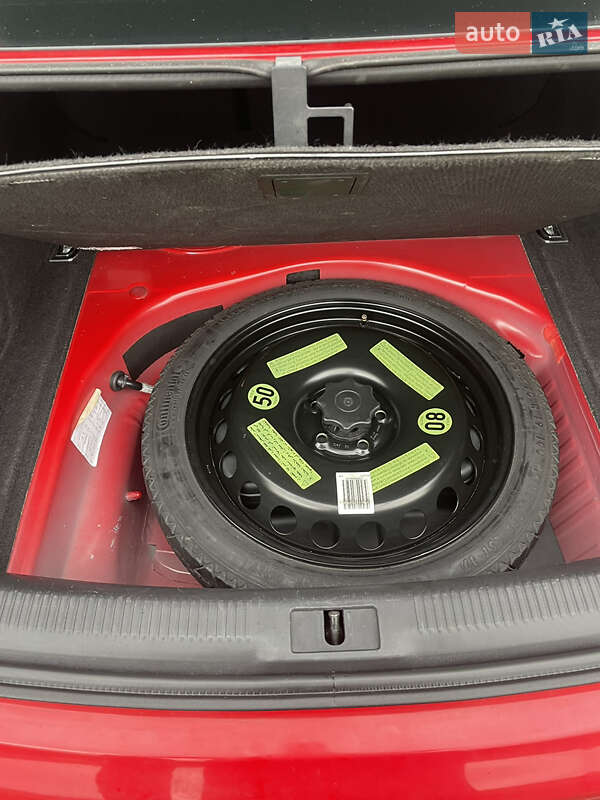 Седан Audi A4 2011 в Новояворівську