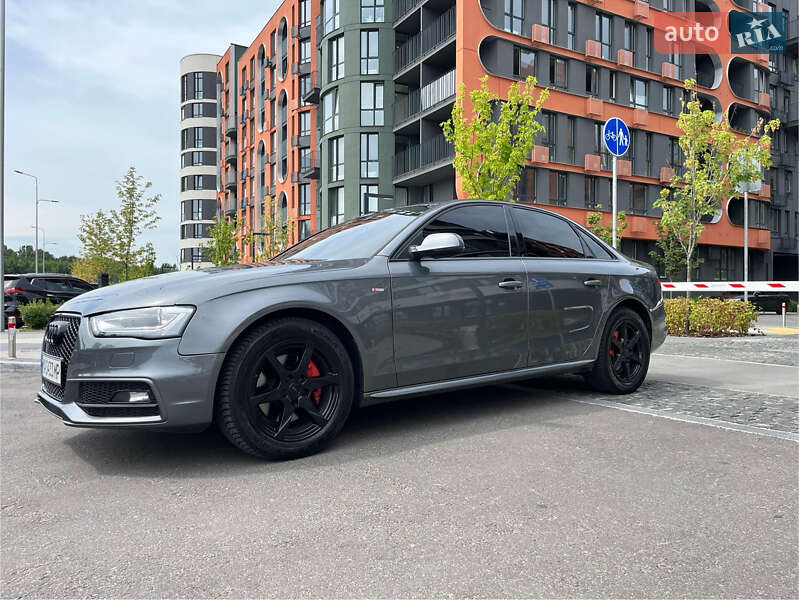 Седан Audi A4 2014 в Киеве