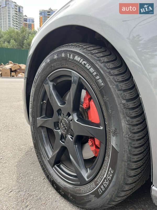 Седан Audi A4 2014 в Киеве