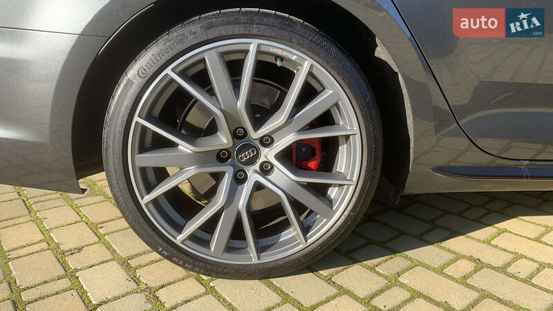 Седан Audi A4 2018 в Одессе