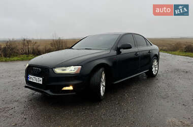 Седан Audi A4 2015 в Чуднове