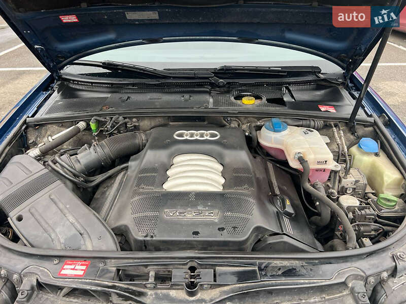 Седан Audi A4 2002 в Петропавловской Борщаговке