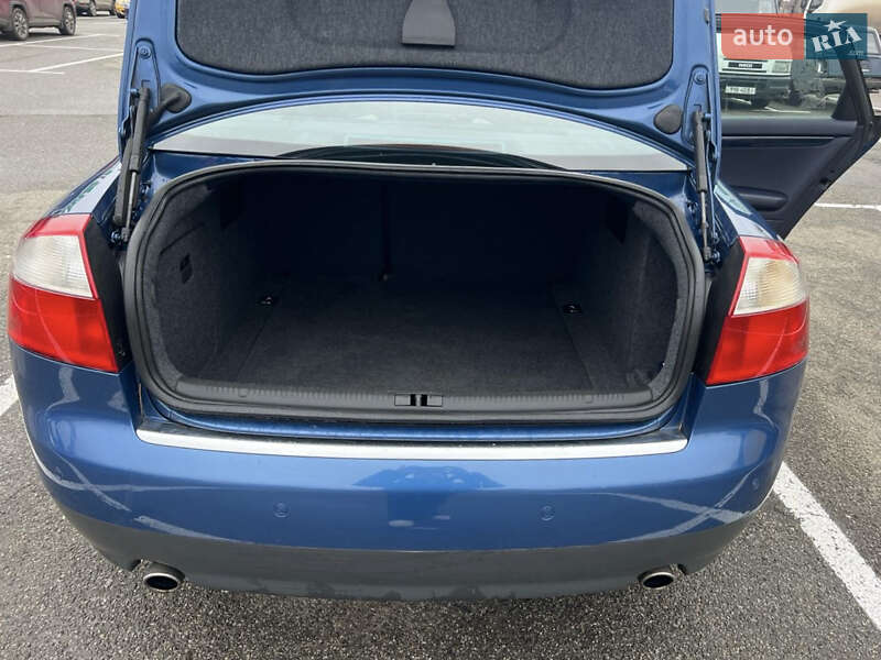 Седан Audi A4 2002 в Петропавловской Борщаговке