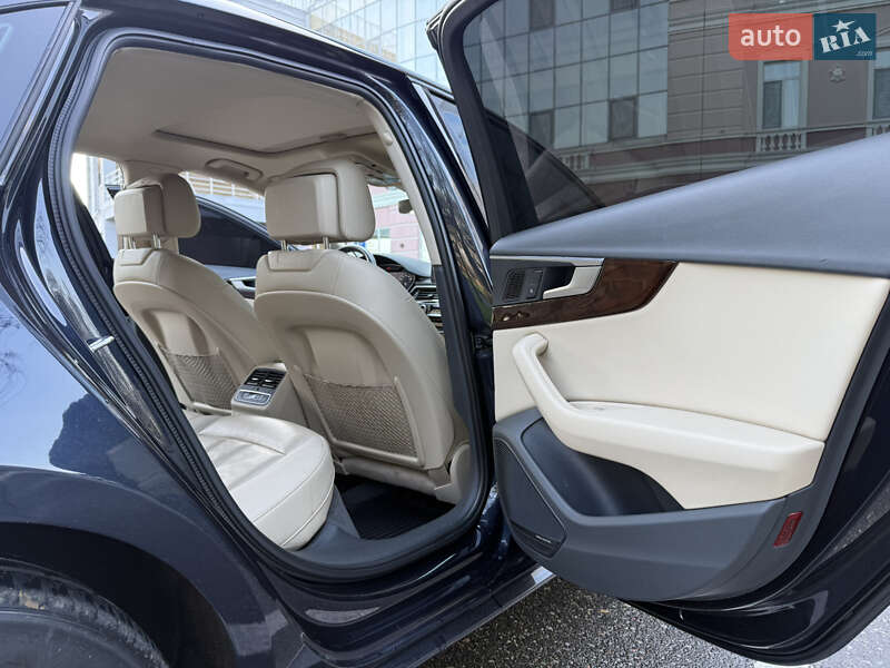 Седан Audi A4 2017 в Одесі