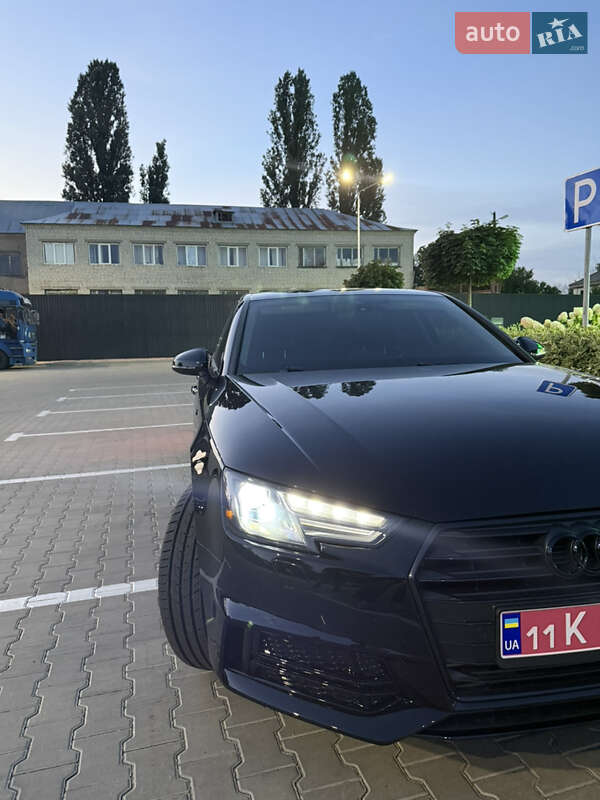 Седан Audi A4 2018 в Києві