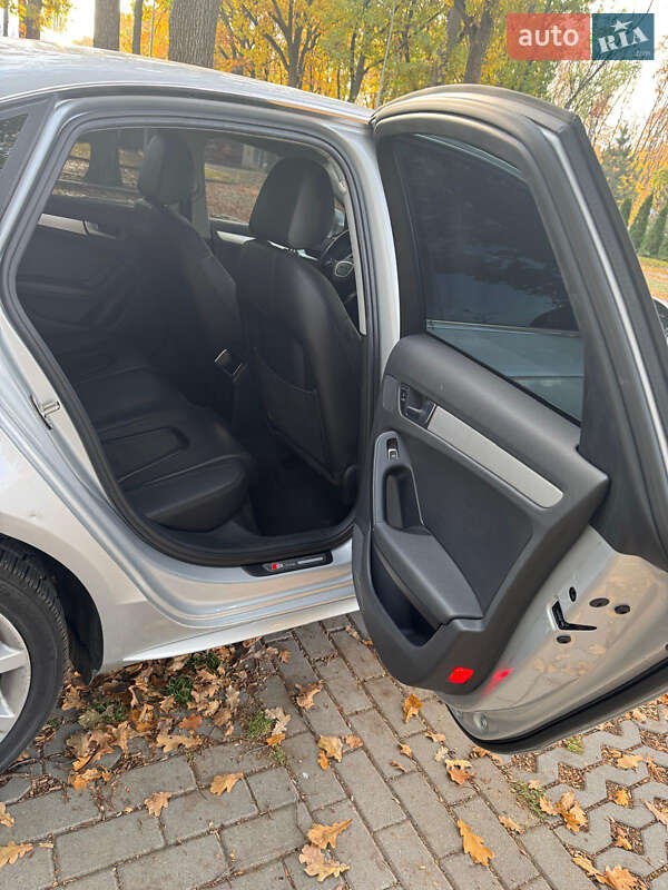 Седан Audi A4 2013 в Харькове