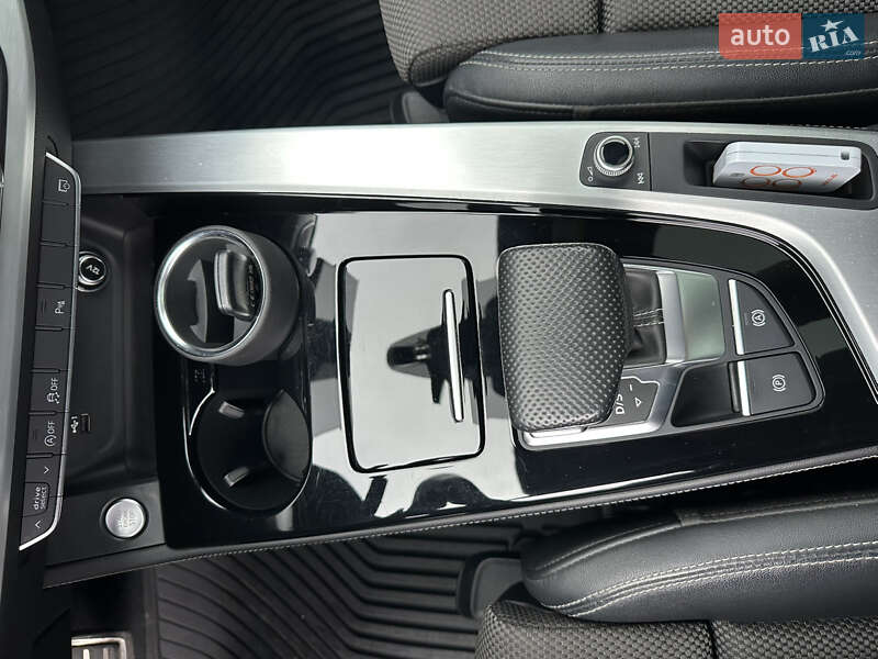 Универсал Audi A4 2019 в Ровно