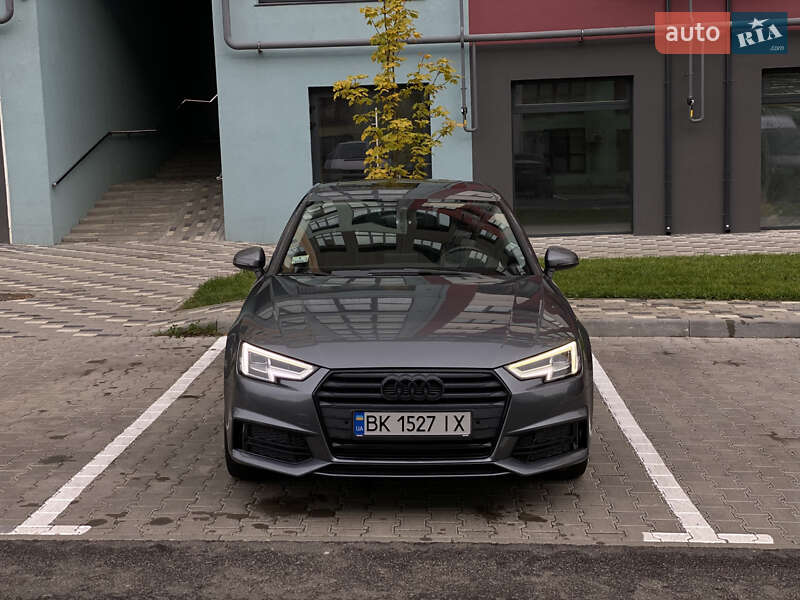 Седан Audi A4 2017 в Ровно
