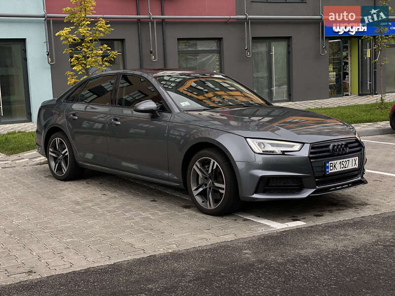 Седан Audi A4 2017 в Ровно
