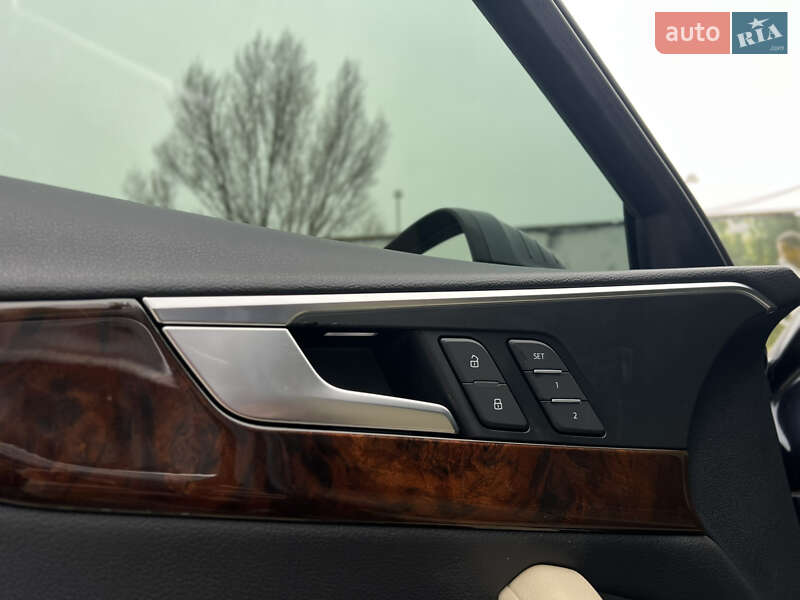Седан Audi A4 2017 в Одессе