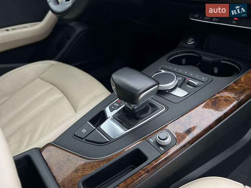 Седан Audi A4 2017 в Одессе