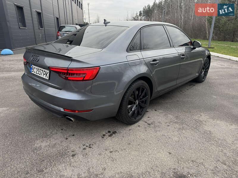 Седан Audi A4 2016 в Киеве
