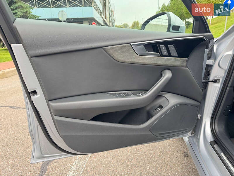 Седан Audi A4 2021 в Києві
