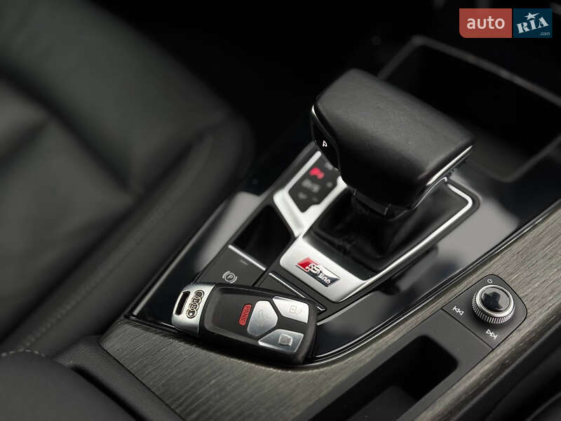 Седан Audi A4 2021 в Києві