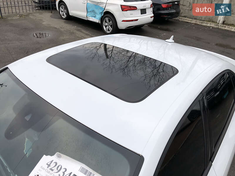 Седан Audi A4 2017 в Ирпене
