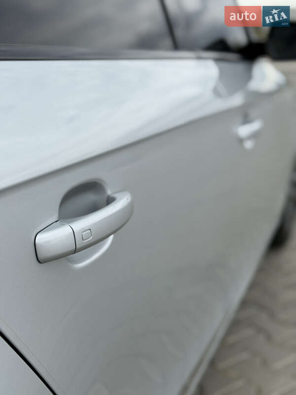 Седан Audi A4 2013 в Миколаєві