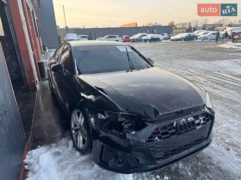 Седан Audi A4 2020 в Львові