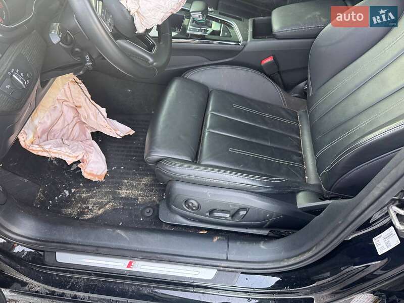 Седан Audi A4 2020 в Львові