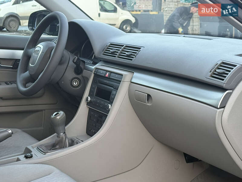 Седан Audi A4 2007 в Ровно