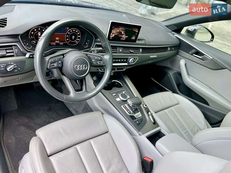 Седан Audi A4 2018 в Львові