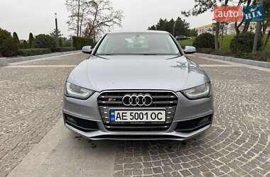 Седан Audi A4 2015 в Дніпрі