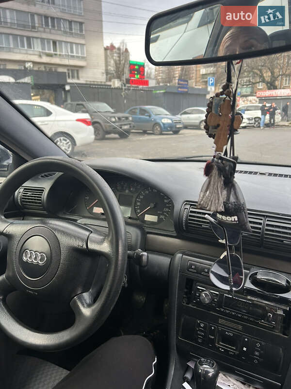 Універсал Audi A4 2001 в Києві