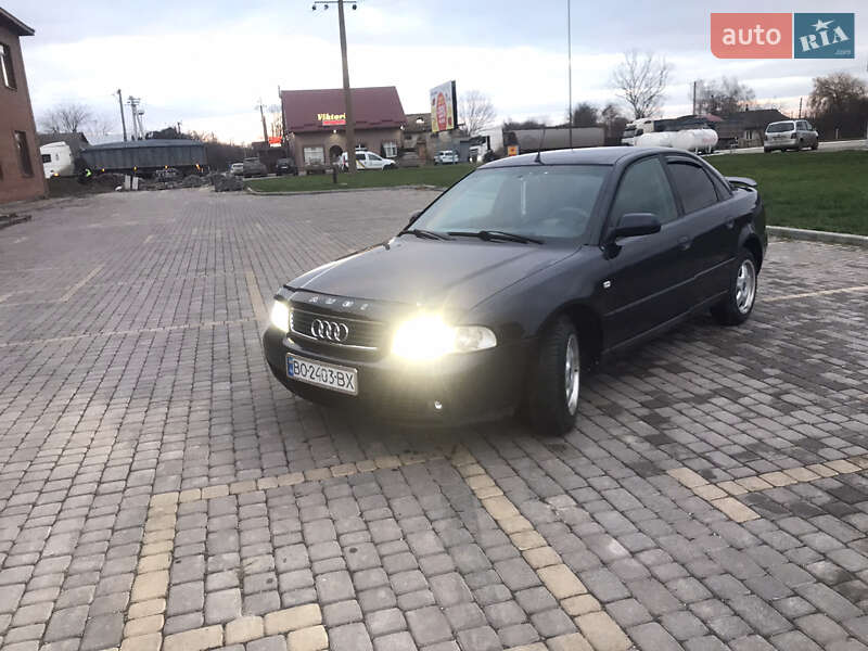 Седан Audi A4 2000 в Теофіполі