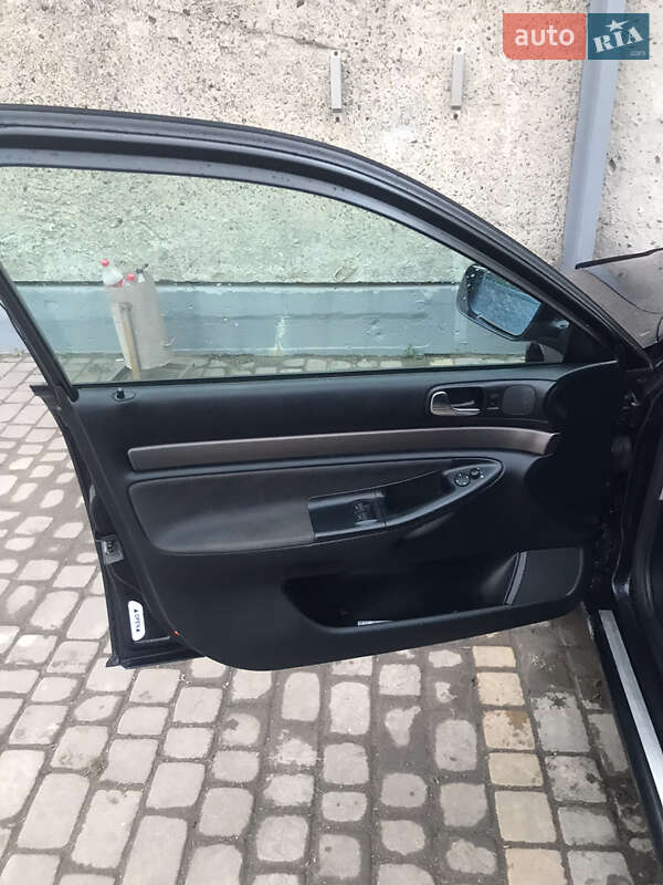 Седан Audi A4 2000 в Теофіполі