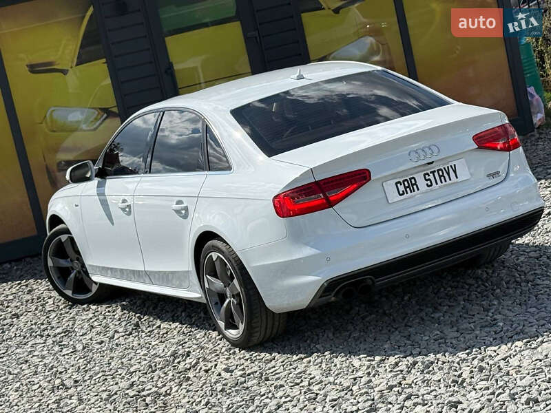 Седан Audi A4 2015 в Стрию